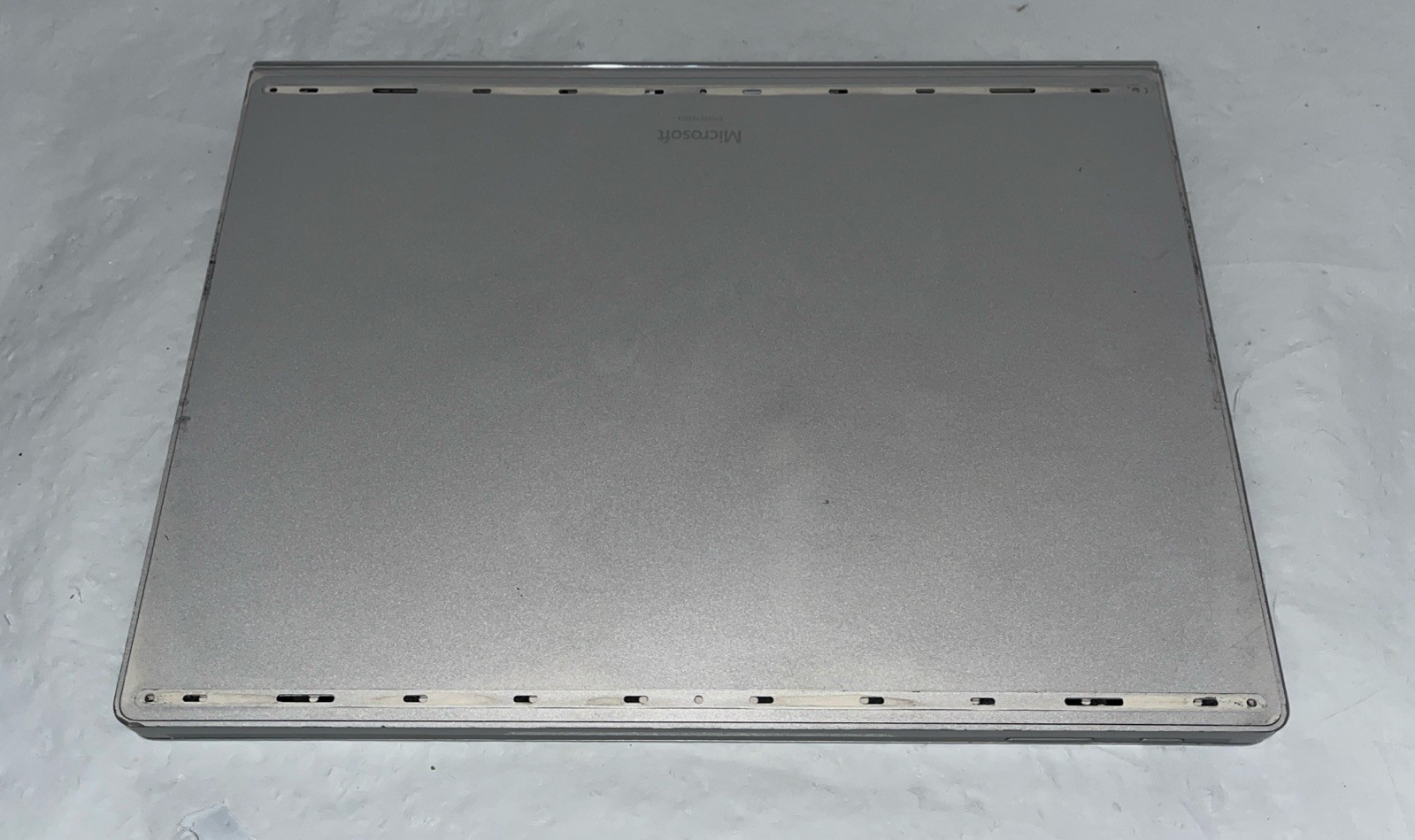 Microsoft Surface Book 2 1832 13.5″ i7-8650U@1.9GHz, 8GB RAM, 256 SSD *READ*
