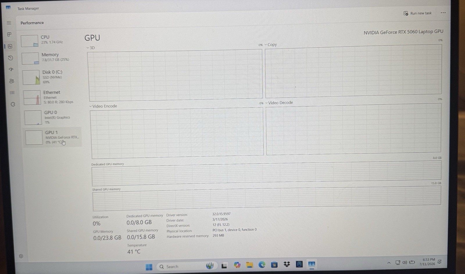 Acer Nitro V16 RTX 5060 Core 7 240H 32GB DDR5 512GB SSD 180Hz Gaming