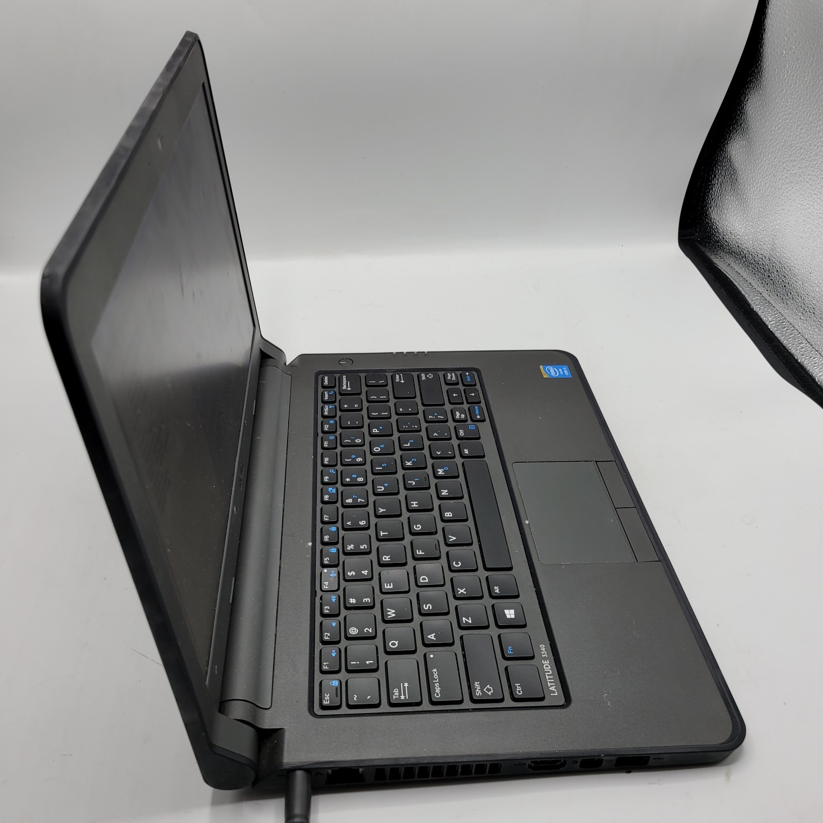 Dell Latitude 3340 Core i3 4005U 1.7GHz 4GB RAM No HDD 13″ – ***Boot to Bios