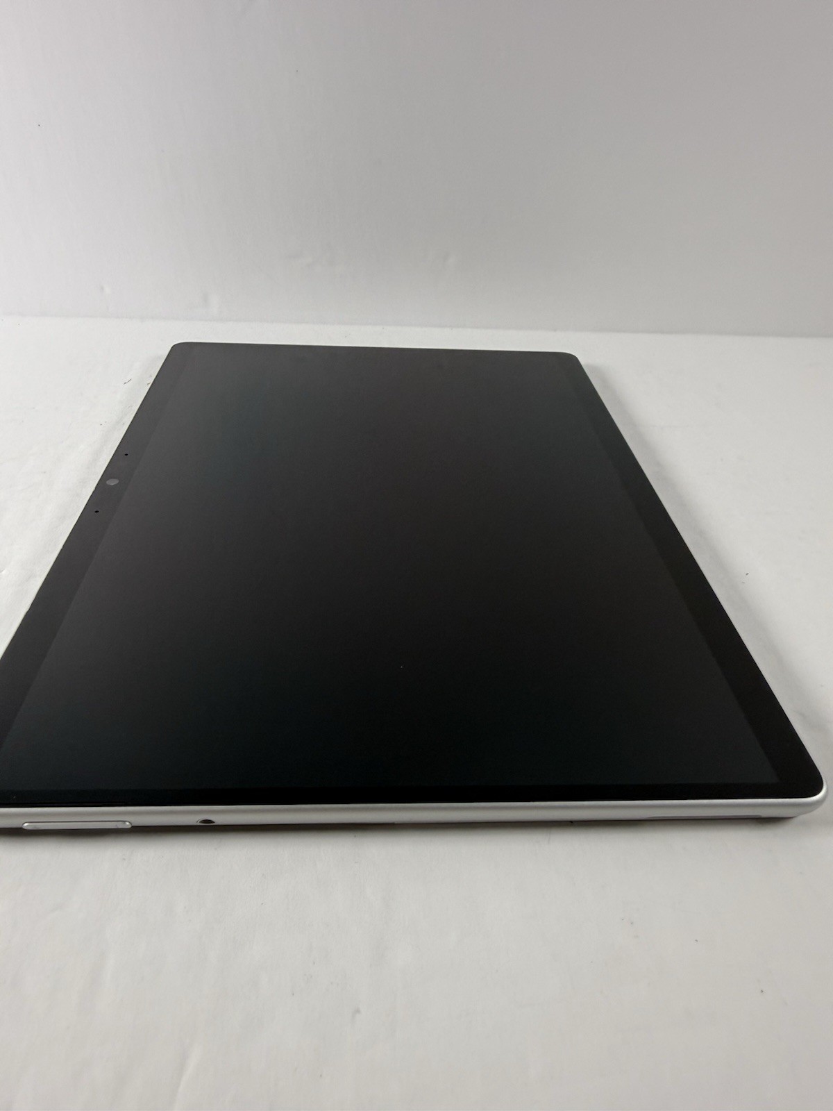 Microsoft Surface Pro 8 1982 13″ I7-1185G7 16GB 256GB SSD 2-in-1 Touch Screen