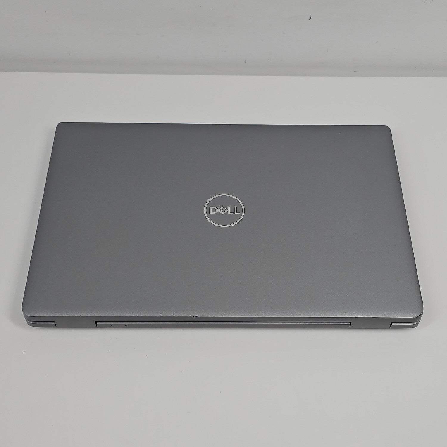 Broken Dell Latitude 5540 15.6″ i7-1365U 16GB RAM 512GB SSD Cracked Casing