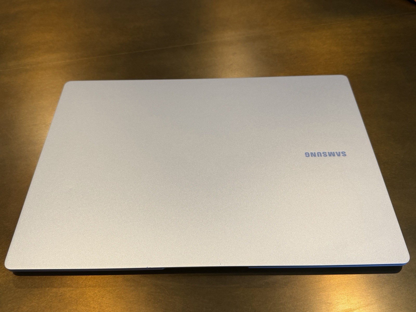 Samsung Galaxy Book4 Edge 16” Screen Copilot+ PC w/ 16 GB RAM + 512 GB SSD