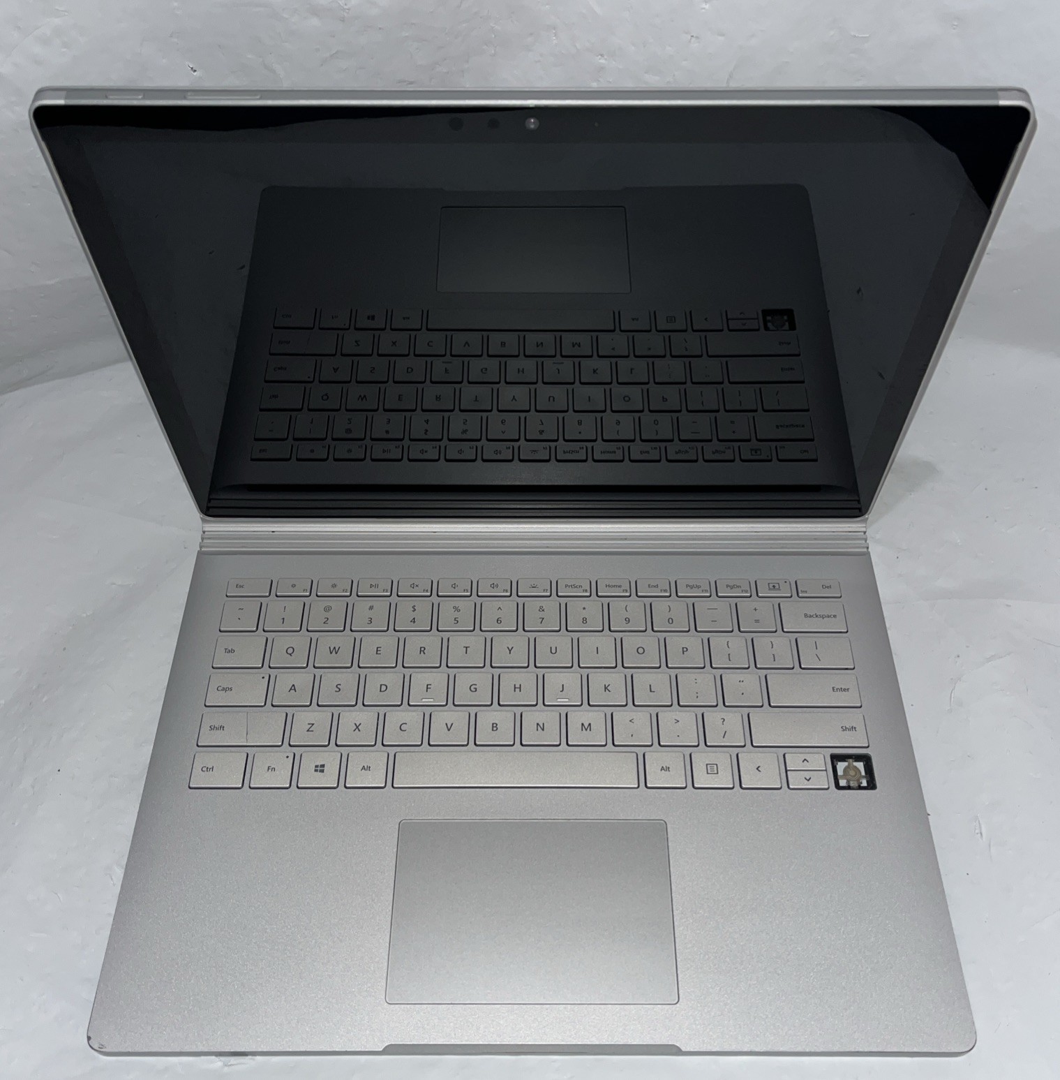 Microsoft Surface Book 2 1832 13.5″ i7-8650U@1.9GHz, 8GB RAM, 256 SSD *READ*