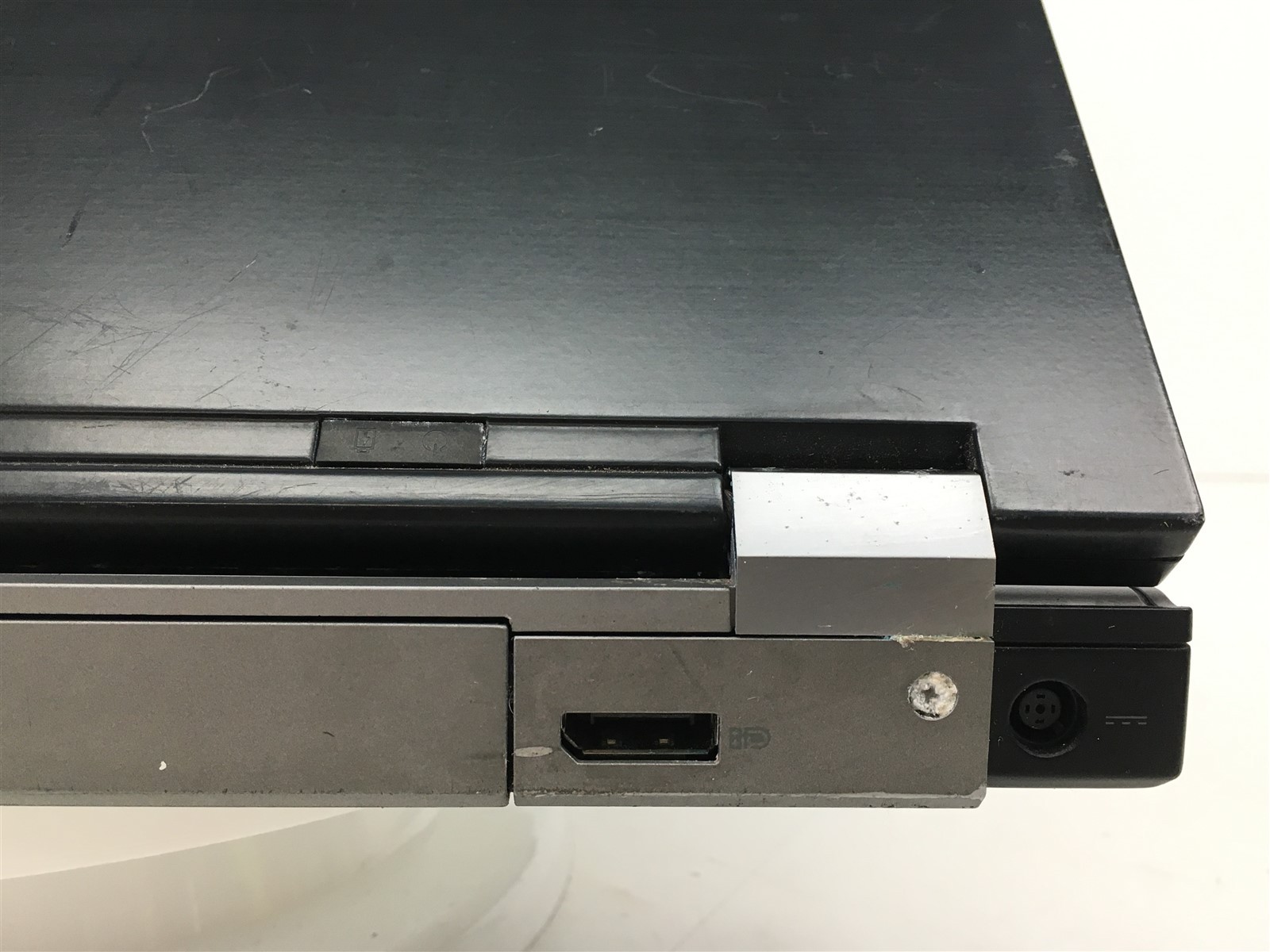 Dell Latitude E6500 Laptop Core 2 Duo 2.53GHz 4GB RAM No HDD Water Damaged LCD