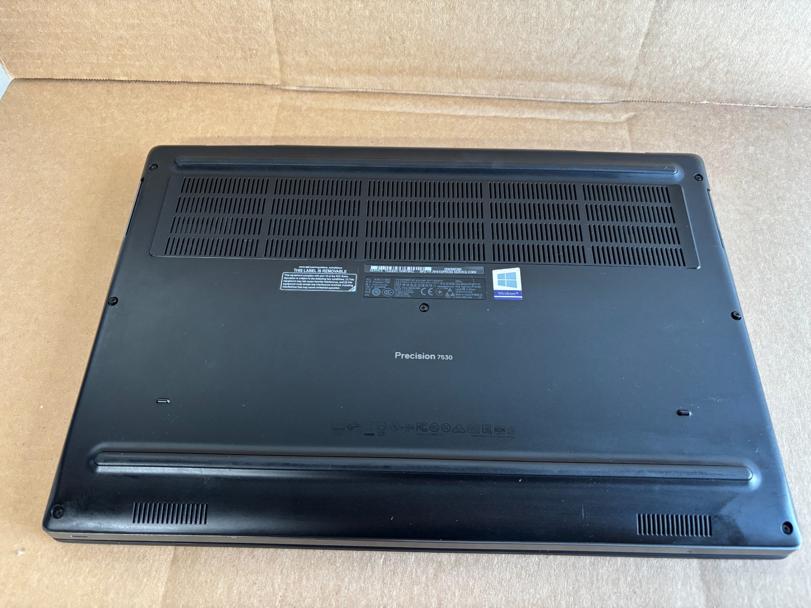 DELL PRESICION 7530 i5-8400M 2.5GHZ RAM 32GB SSD 256GB NVIDIA P3200 BAD BATERY