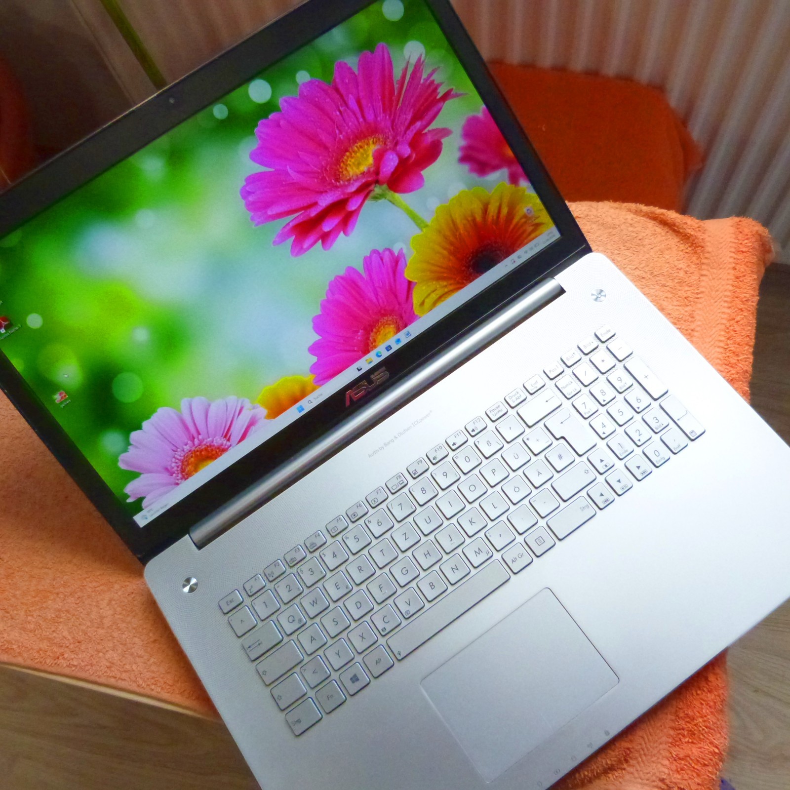 Asus N750 VivoBook Premium METAL 17″ FULLHD BLURAY l SSD Windows 11 QUAD i7