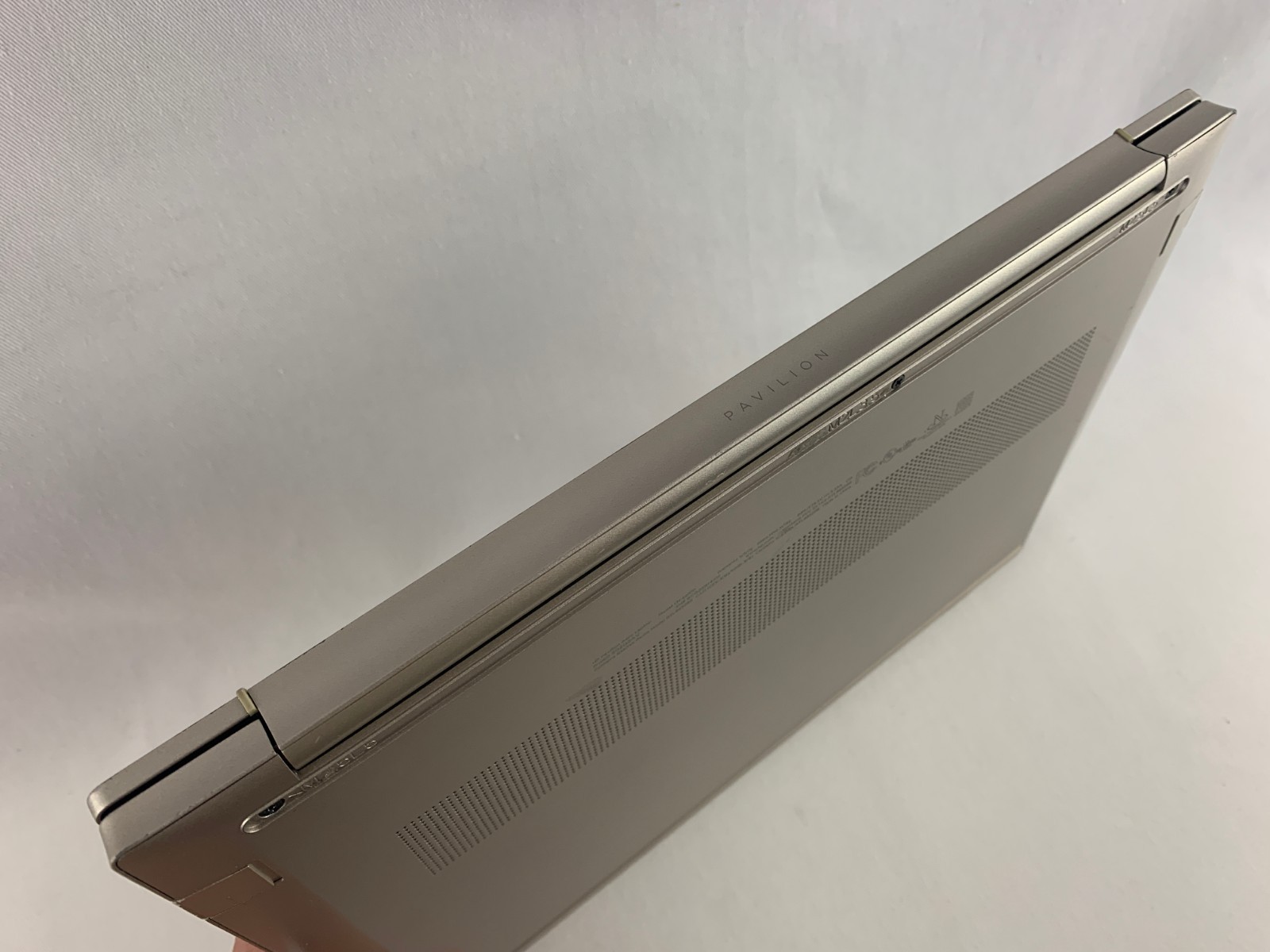 HP Pavilion Aero 13z-be100, AMD Ryzen 5 2.3GHz, 8GB RAM, 256GB SSD, Wifi Issue