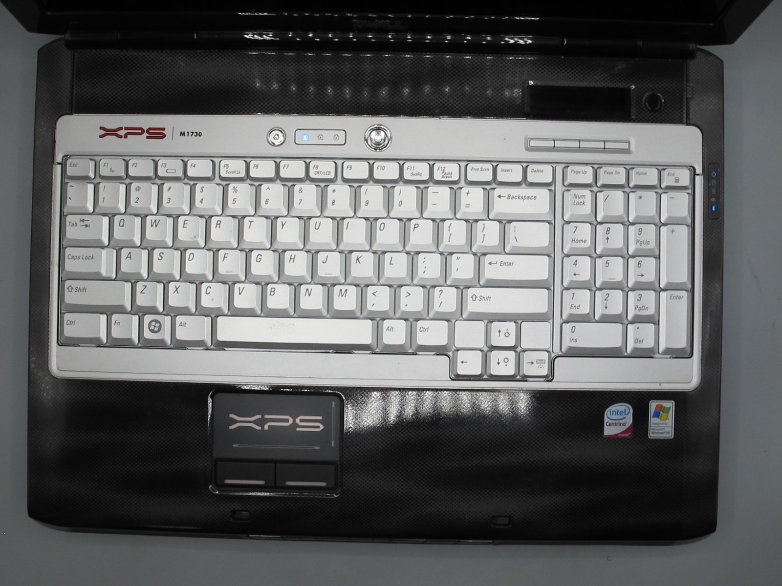 Dell XPS M1730, Intel Core2Duo P8700,GeForce 8700M,4GB RAM, 80GB SSD + HDD + A/C