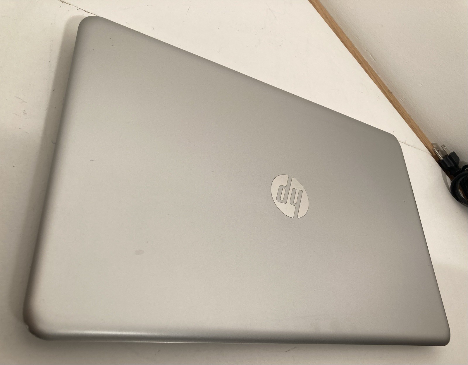 HP 15-au123cl 15.6″ Laptop, Windows 11 /i5 7200U/12GB/240GB/Excellent Cond/READ