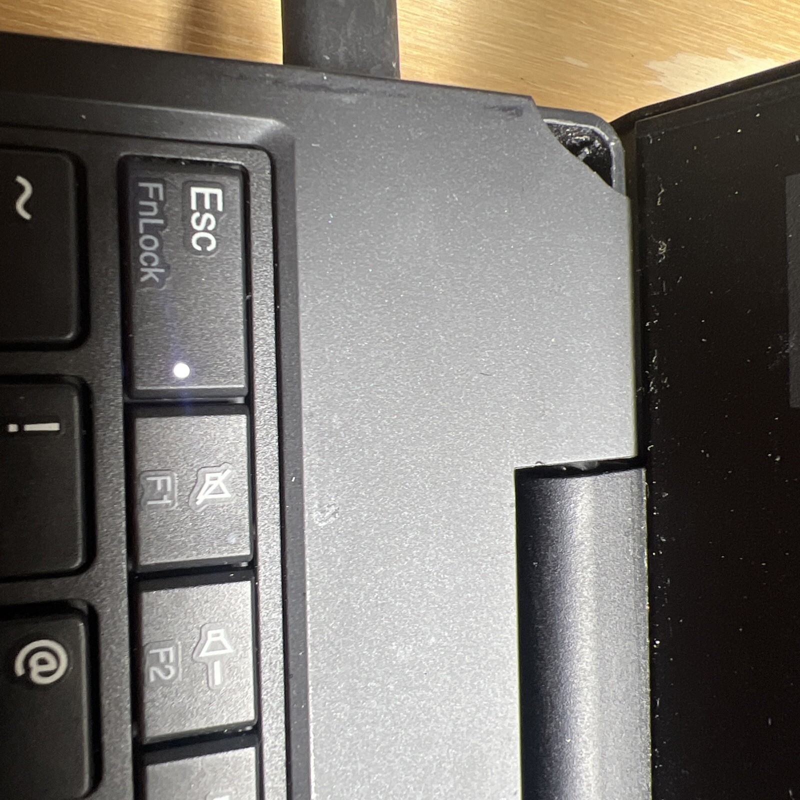 Lenovo E580 15.6″ Laptop 1.6GHz i5-8250U NO RAM NO DRIVE BAD SCREEN.BROKEN