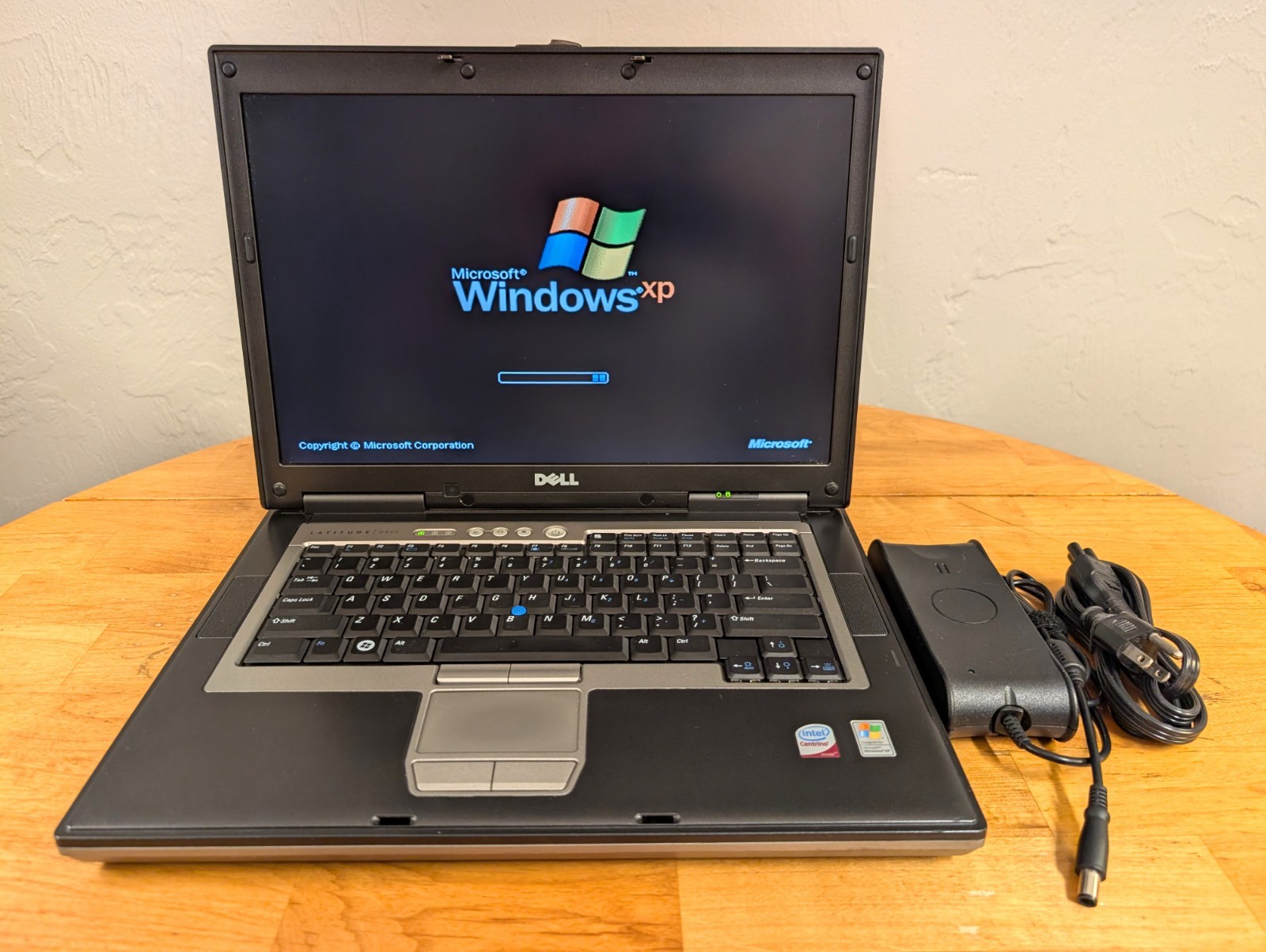 Dell Latitude D830 C2D 2.6Ghz 2GB 80GB XP Pro Serial Port DVD WiFi ~ COMPLETE!