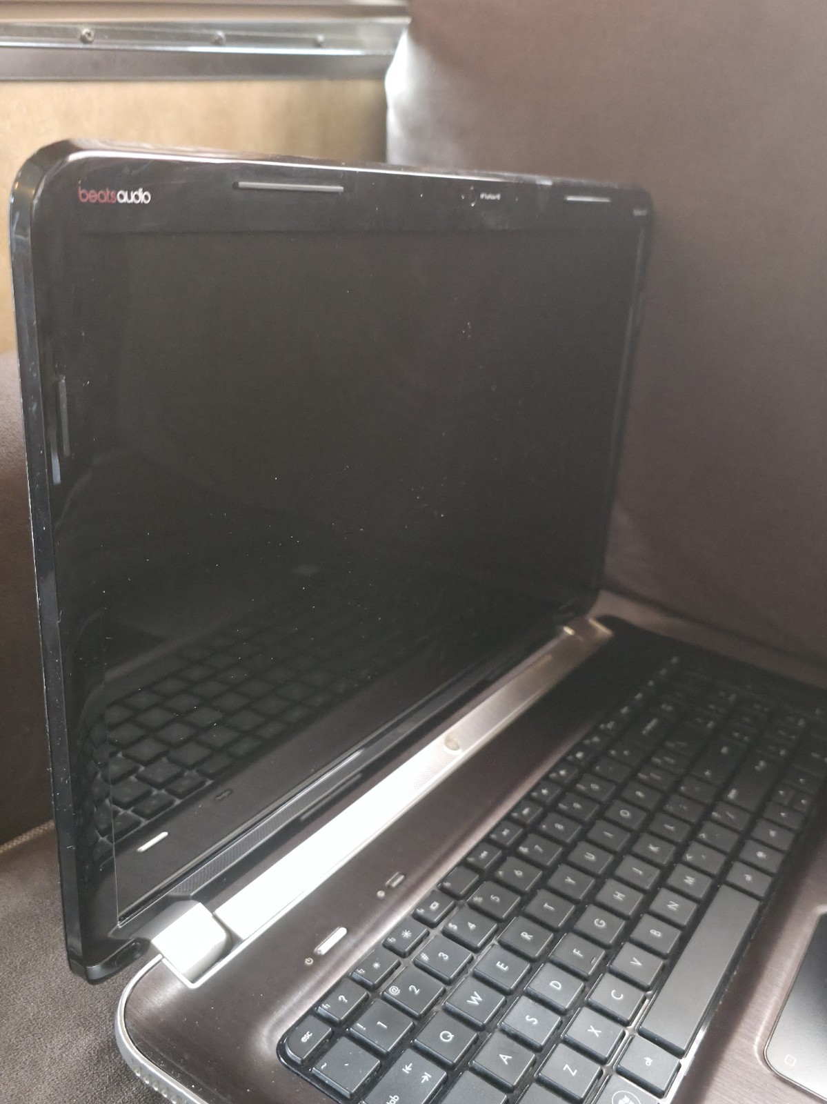 HP Pavilion 17.3″ DV7-6B55DX Laptop Intel i5-2430M 2.4GHz 8GB NO HDD NO Charger