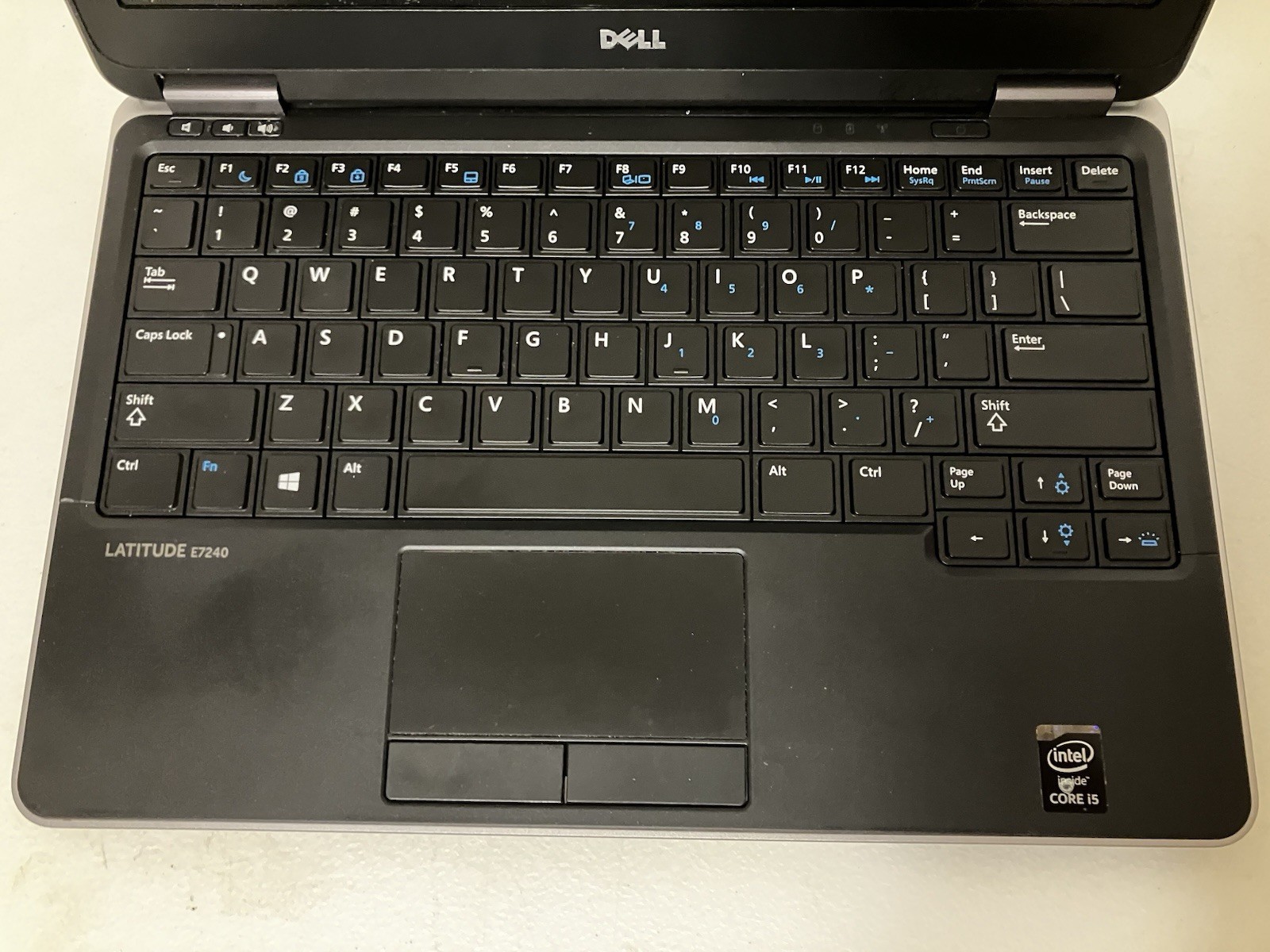 DELL LATITUDE E7240 Laptop i5-4300U 8 GB 256GB SSD *Dual-Boot* Win10 Pro Linux
