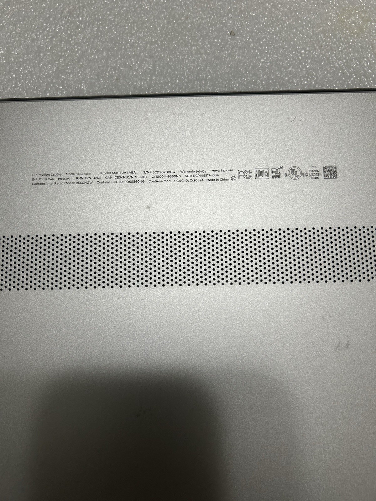 HP PAVILION 15-CS1063CL | CORE i5-8265U | 1 TB | 8GB | W/ POWER ADAPTER