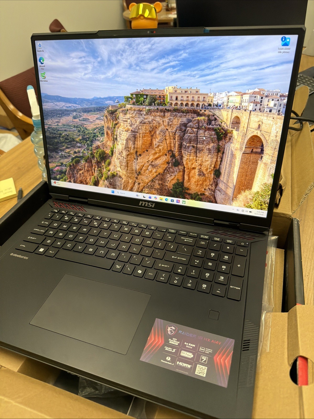 MSI Raider A18 HX A9WIG-082US 18 Gaming Notebook – UHD+ – 120 Hz – AMD Ryzen 9