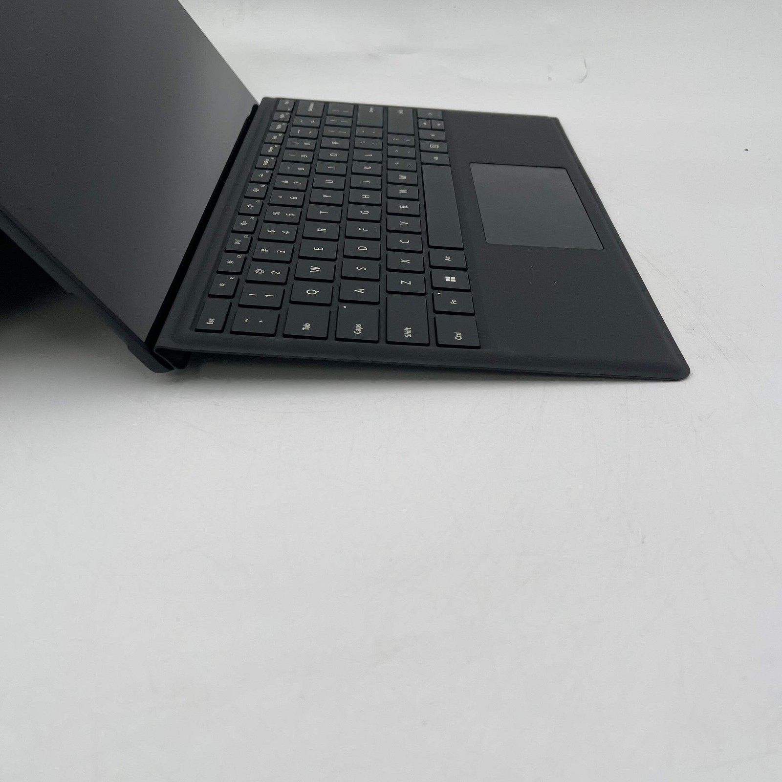 Broken Microsoft Surface Pro 6 1796 12.3″ i5-8350U 1.7GHz 8GB RAM 256GB SSD Bad