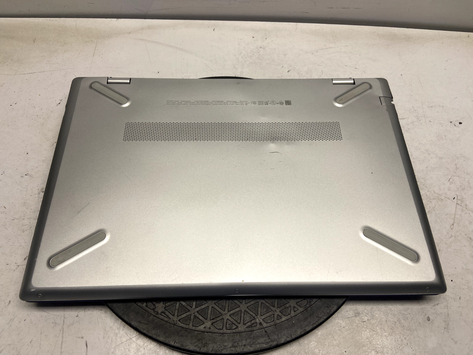 HP 15-CS0073CL Intel Core i7-8th Gen NO RAM NO HDD NO BAT – FOR PARTS/READ