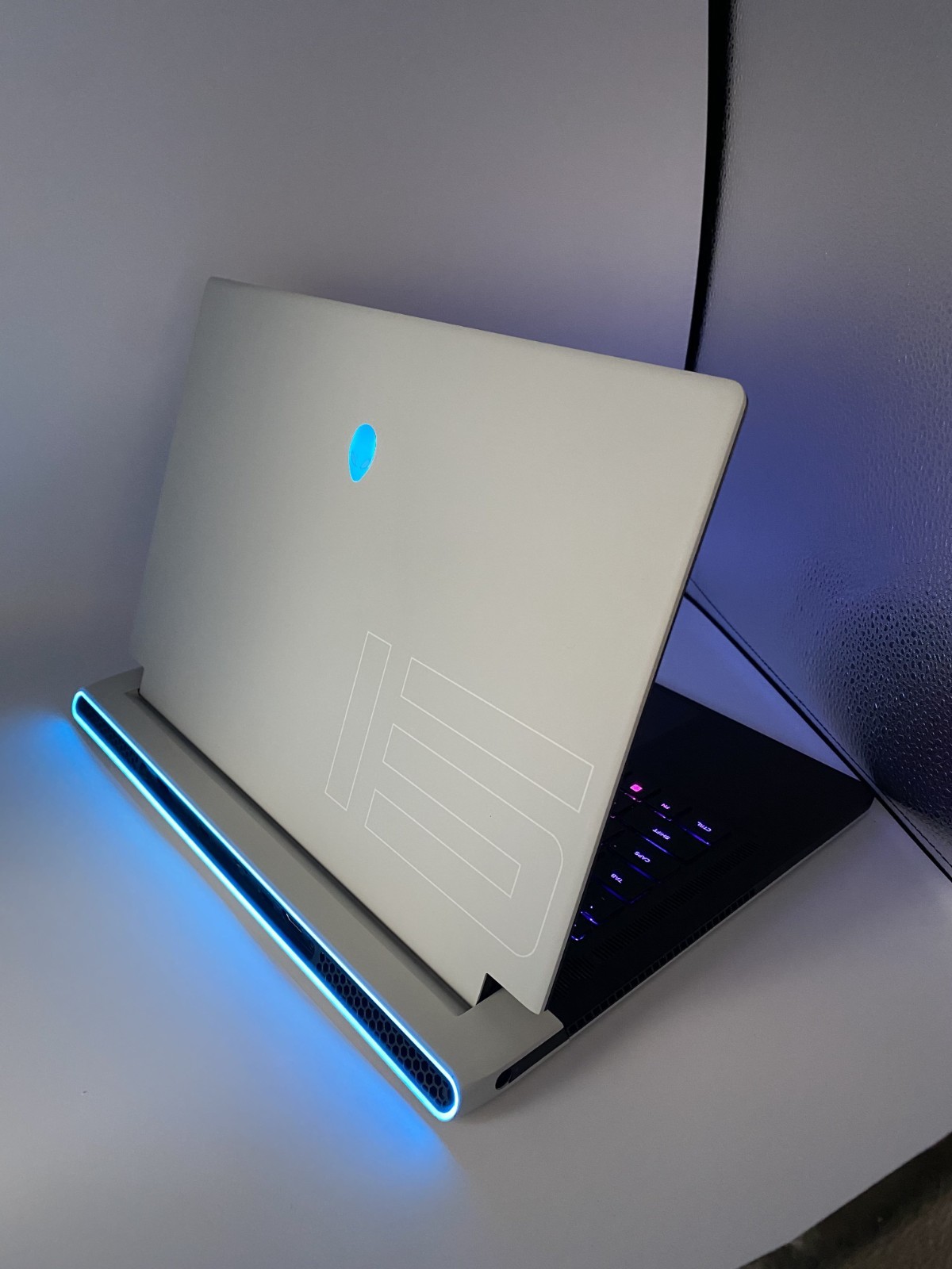 Dell Alienware X15 R1 15″ RTX 3070 i7-11800H 16GB 512GB SSD W11H Restored Laptop