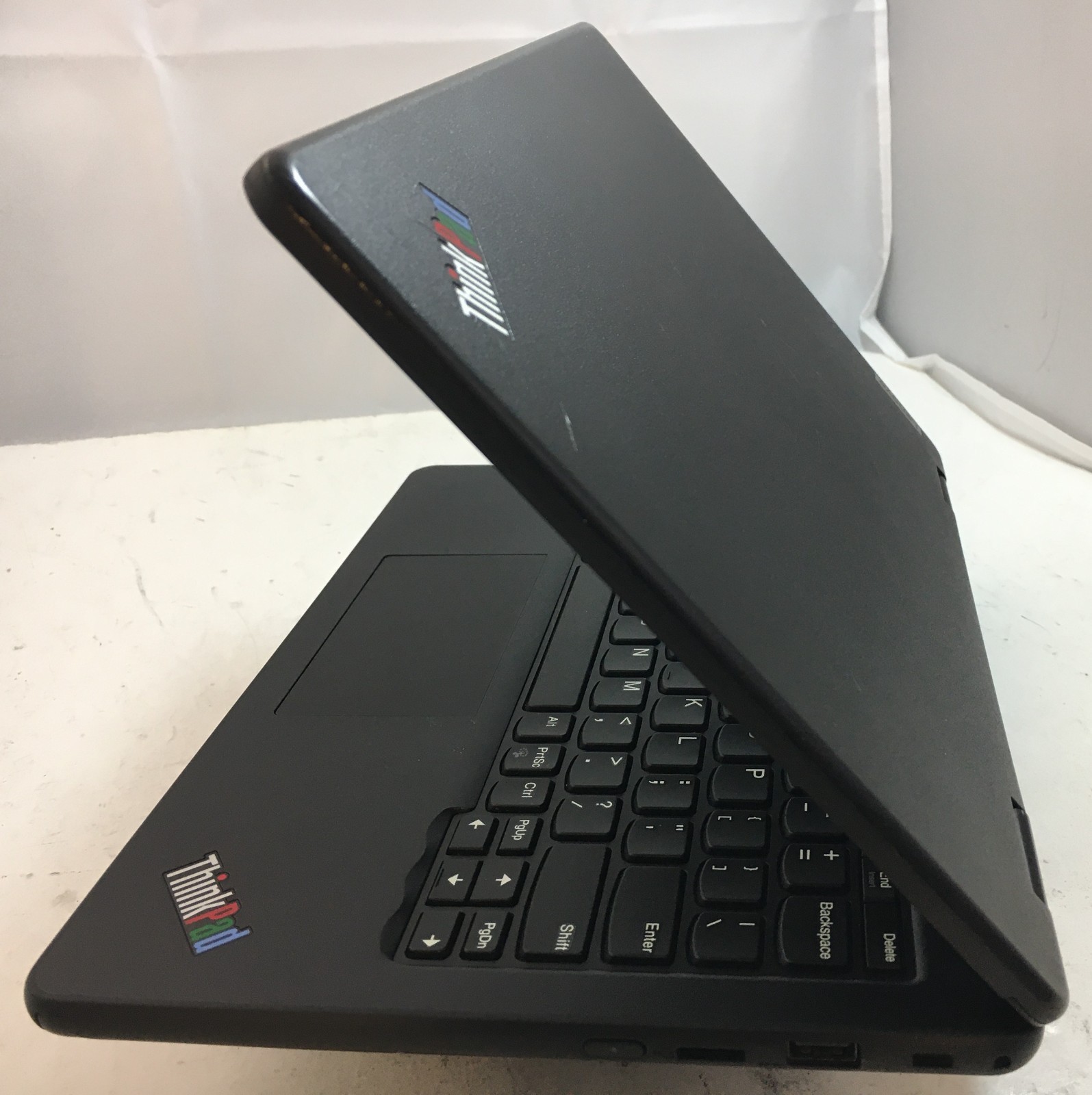 Lenovo ThinkPad 11e Yoga Gen 6 Touchscreen M3-8100Y 1.1GHz 8GB 256 GB SSD Win11
