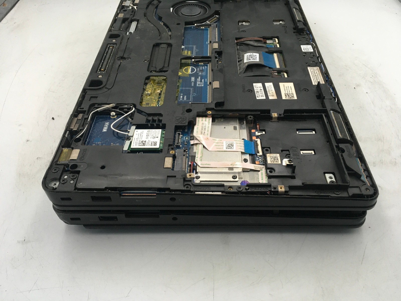 DELL LATITUDE E5470 – BOOTS TO BIOS -LOT OF 2- INTEL I5 6300U – NO RAM -READ- BB