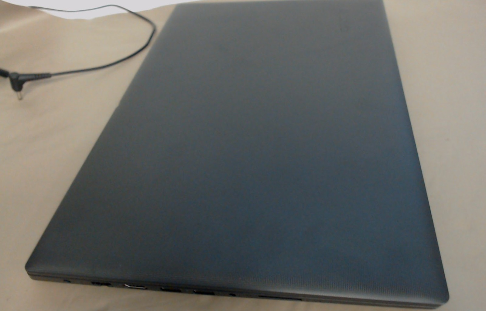 Lenovo Laptop 130-15AST 81H5000NUS 15.6″ HD- AMD A6-9225 4GRAM 500GHDD W10H,used
