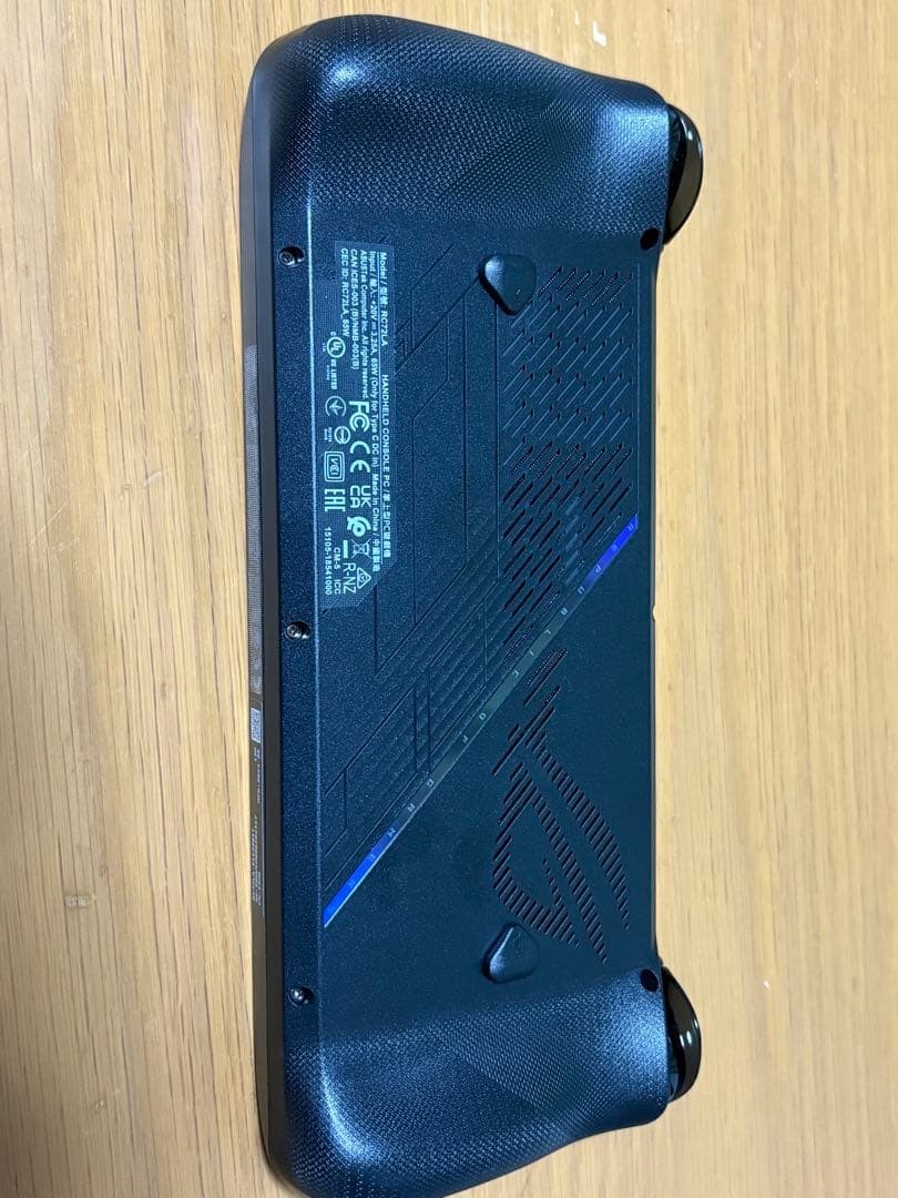 ASUS ROG Ally X RC72LA 7″ Touchscreen Windows 11 Home 24GB RAM 1TB SSD Mint