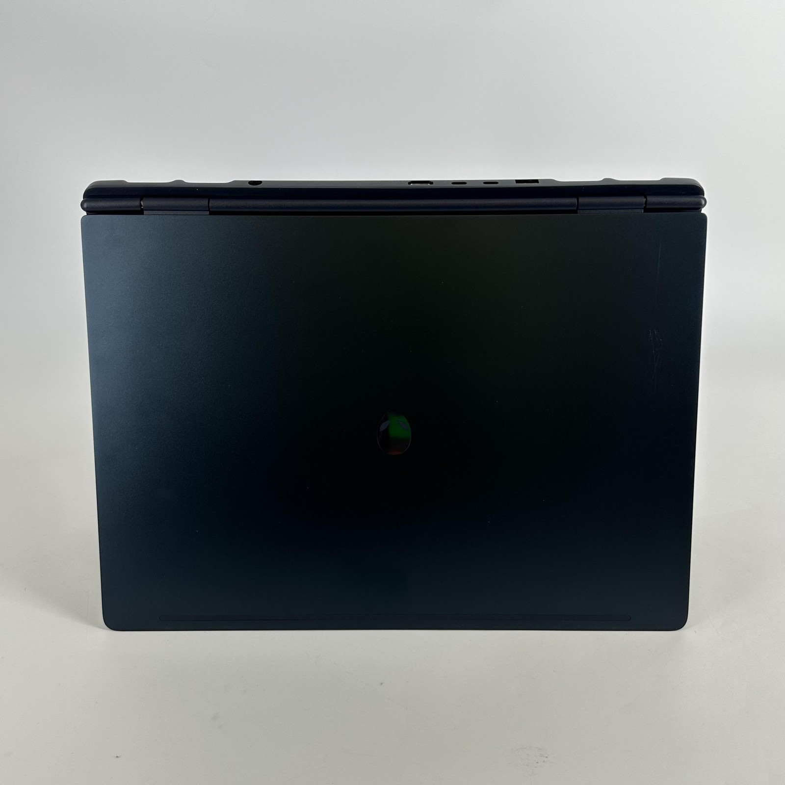 Dell Alienware 16X Aurora 240Hz QHD+ 2.7 GHz Ultra 9 275HX 32GB 2TB SSD RTX 5070
