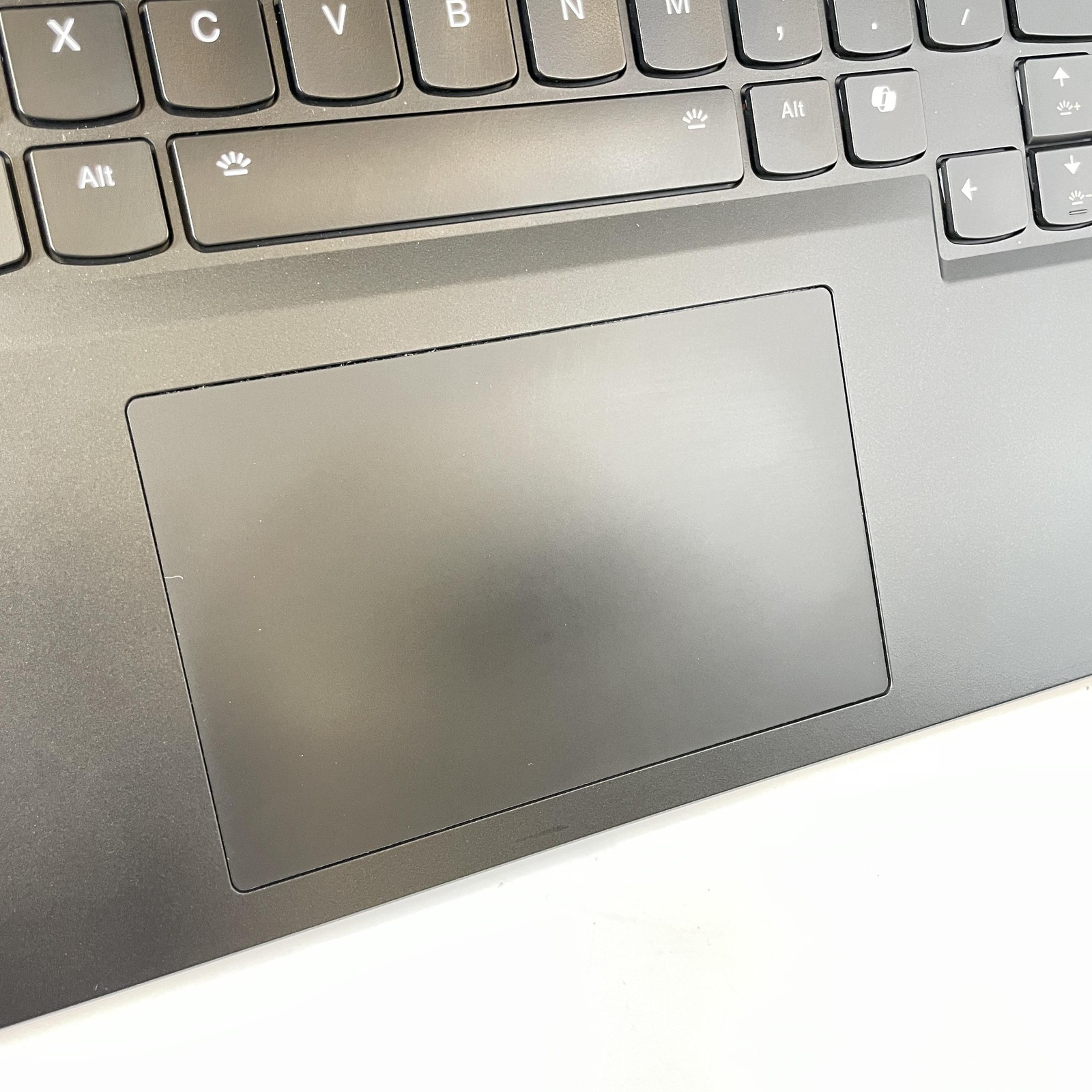 Lenovo Legion Pro 7i Gen 9 16 240Hz QHD+ 2.2GHz i9-14900HX 32GB 1TB/1TB RTX 4080