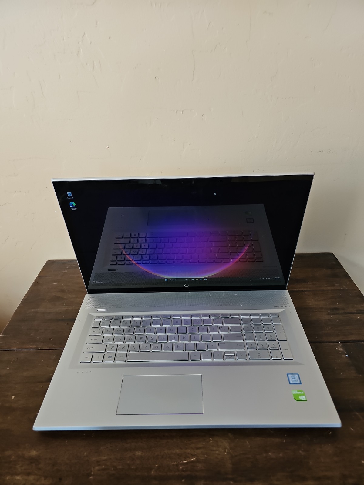 HP Envy 17T-BW000 17.3″ i7-8550U 1.9GHz 12GB RAM 756GB SSD+HDD GeForce MX150