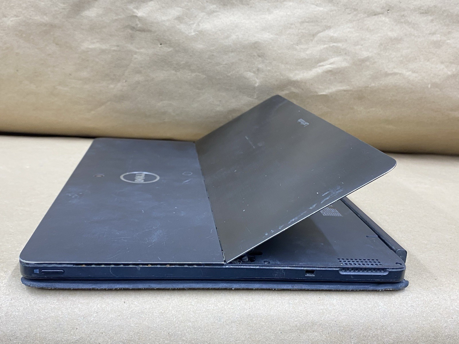 Dell Latitude 5285 – 12″ FHD – Touch – i5-7300U – 8GB – 256GB SSD – Win 10 Pro