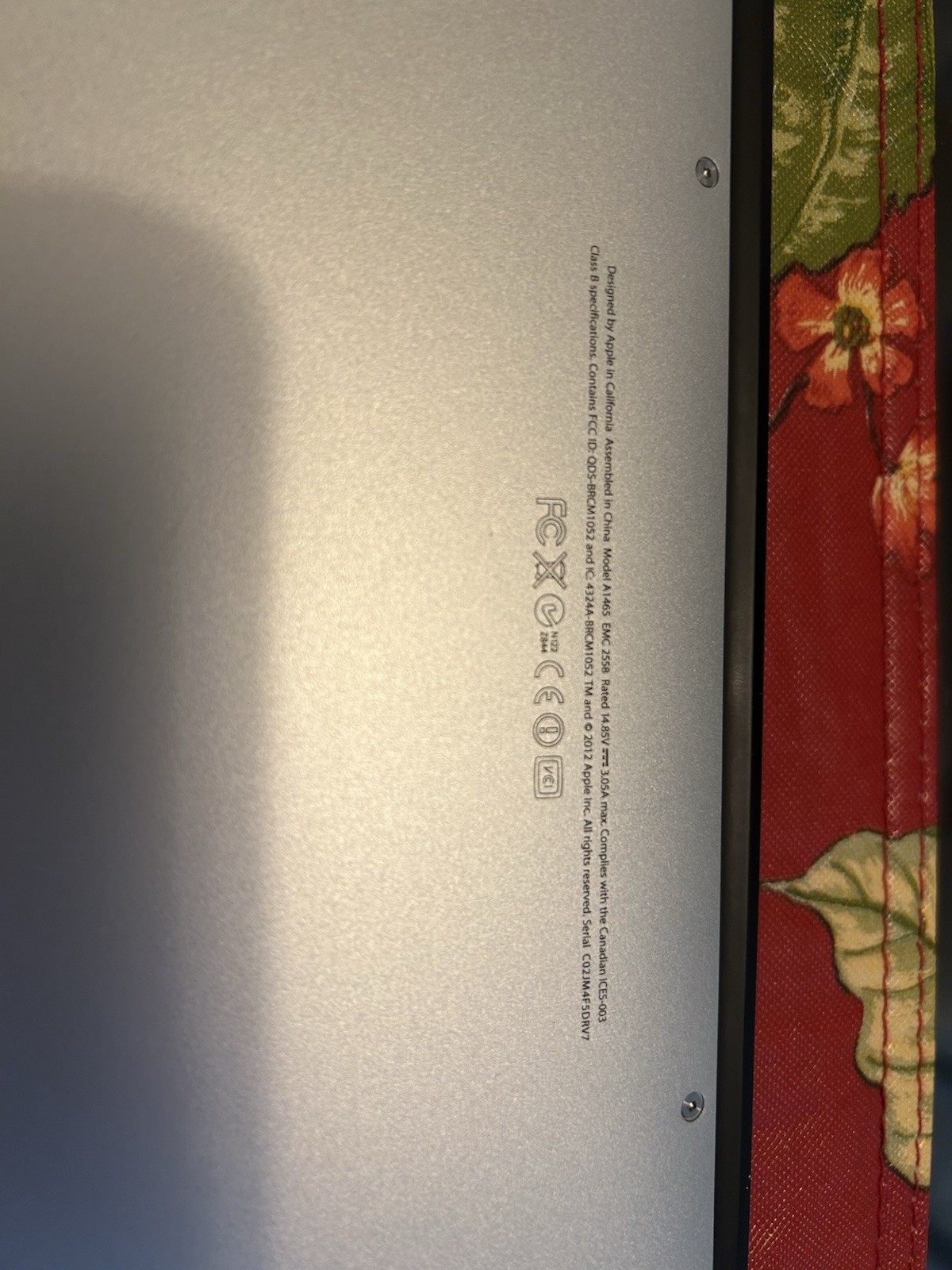 Mac Book Air 12” Silver 2012 For Parts With Charger And Wireless Mouse