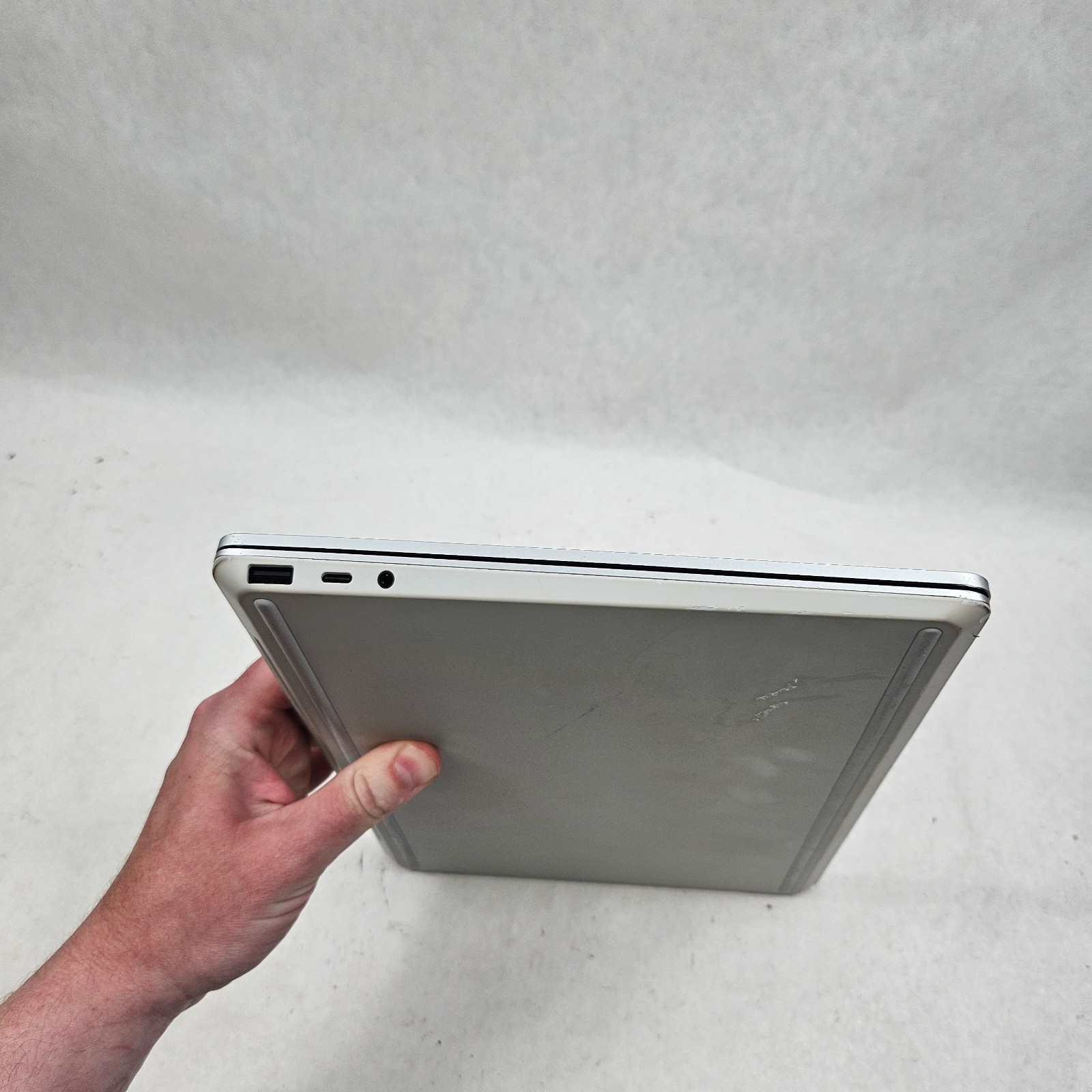 Microsoft Surface Laptop Go 2 2013 Intel Core i5-1135G7 8GB RAM 128GB SSD No OS