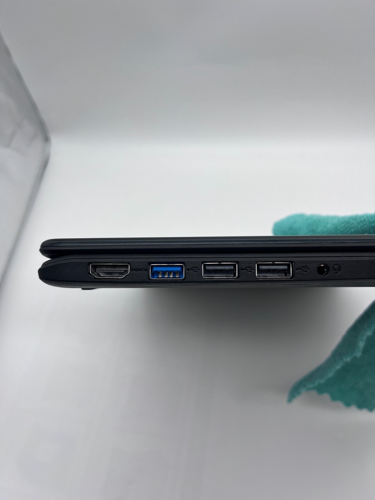 Acer Spin 5 13.3″ Touchscreen 2-in-1 i5-7200U 8GB RAM 256GB SSD