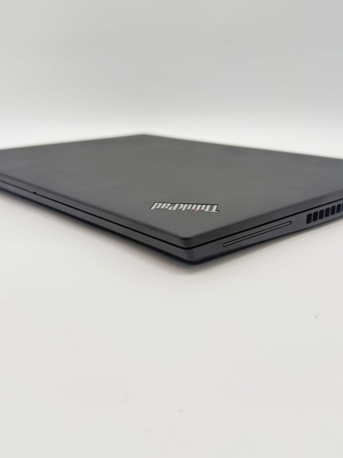 Lenovo ThinkPad T14 Gen 4 14″ Core i5-1345U 16GB RAM 256GB Touchscreen Black