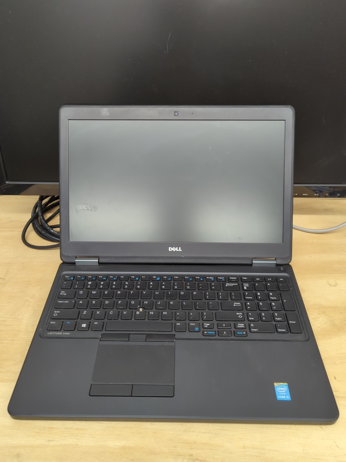 969 – DELL Latitude E5550 P37F – FOR PARTS / AS-IS