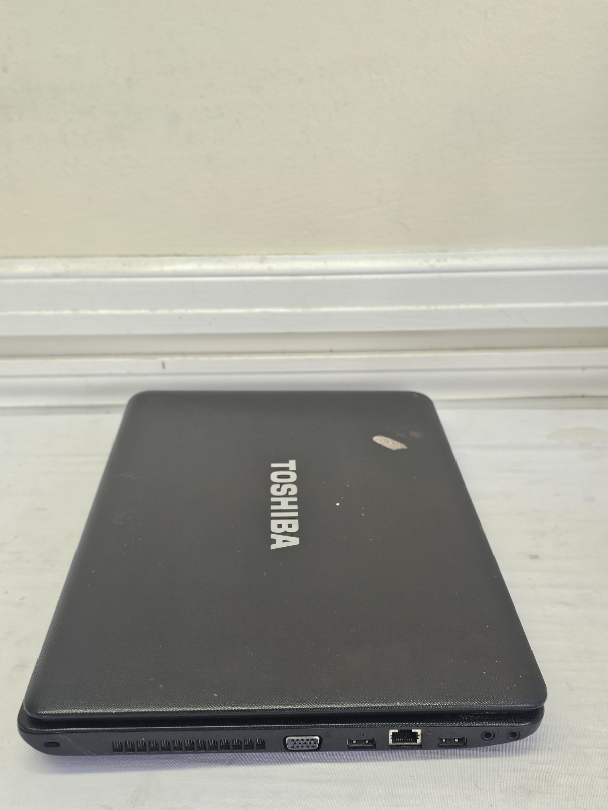 Toshiba Satellite C655D-S5133 Laptop – AMD E-240 – 2GB RAM – Parts/Repair – Read