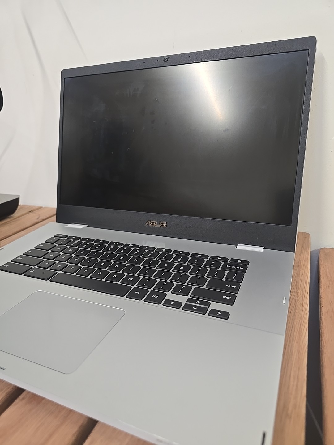 ASUS Chromebook 17.3 inch (32GB, Intel Celeron N4500, 4GB) FOR PARTS ONLY