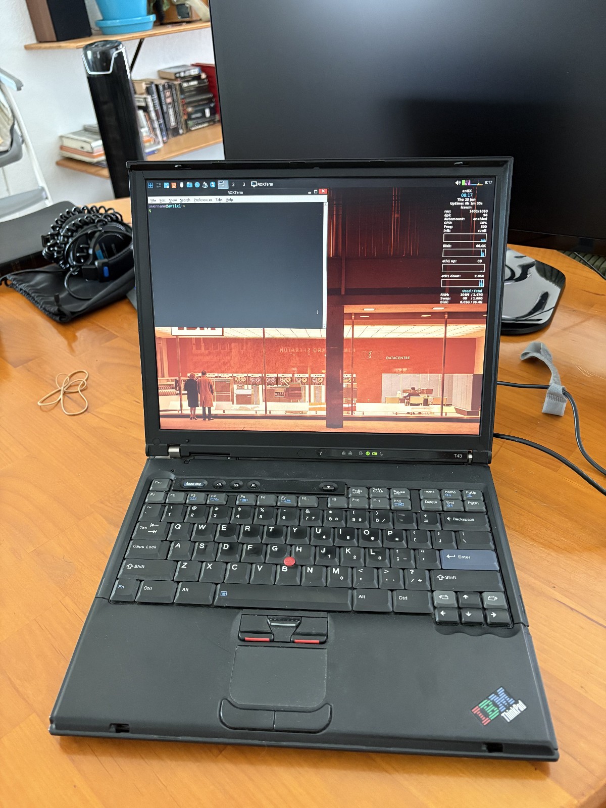 IBM Lenovo Thinkpad T43 Intel Pentium M 1.86 Ghz 1.5GB RAM 40GB HDD Linux