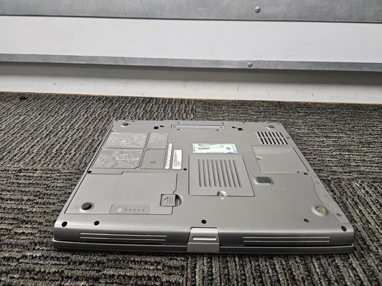 Dell Laptop Windows XP Pro SP3 |Parallel port|Serial Port RS232|WIFI|