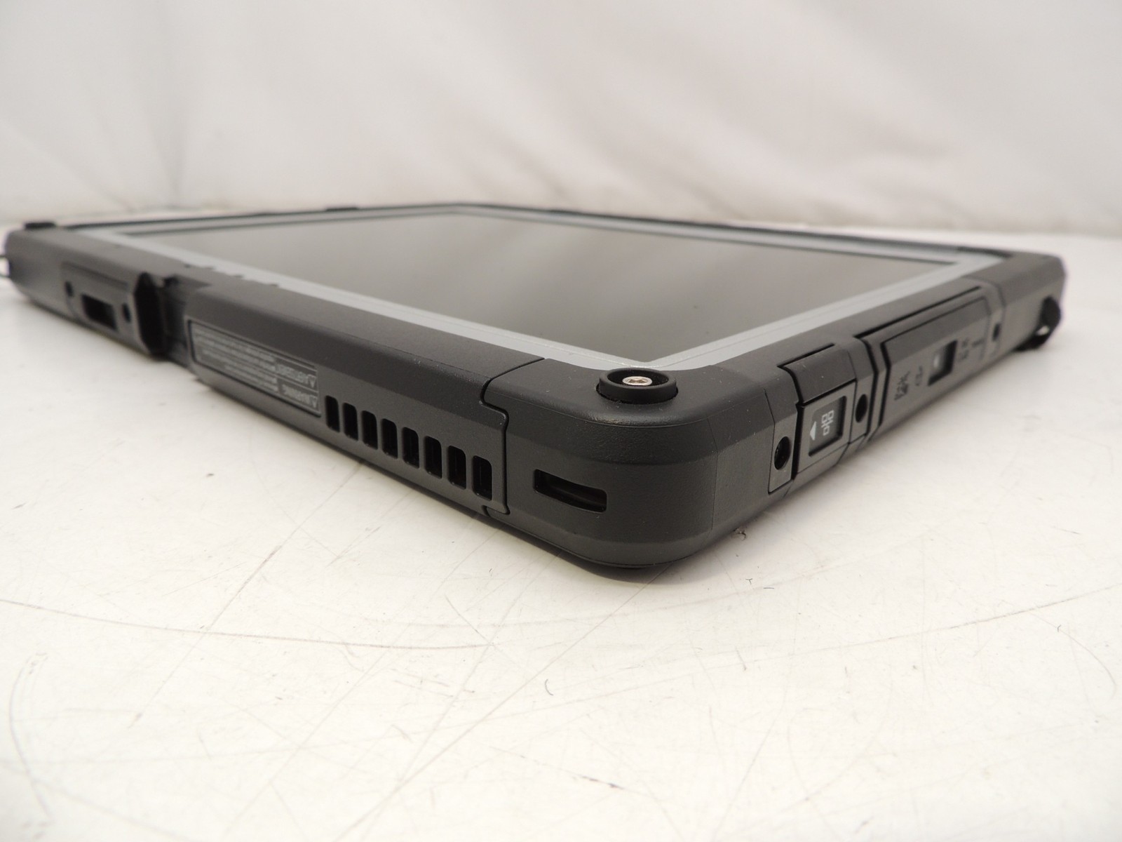2050 Hrs Panasonic Toughbook CF-33 Mk1 12″ i5 7300U 8GB 512GB LTE Windows 10