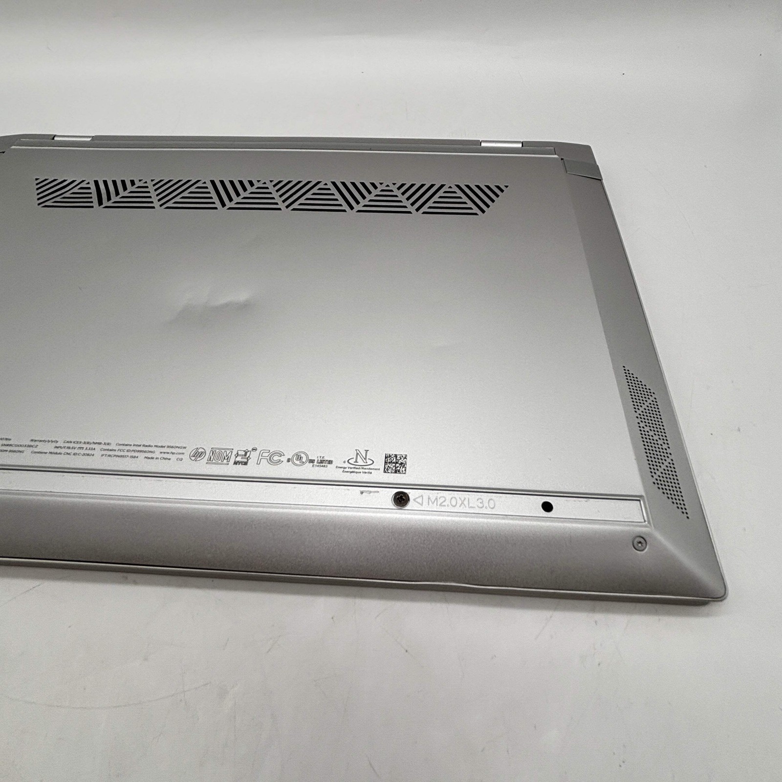 Broken HP Envy 13-AQ1076NR 13″ i7-1065G7 1.3GHz 8GB RAM 512GB SSD Read