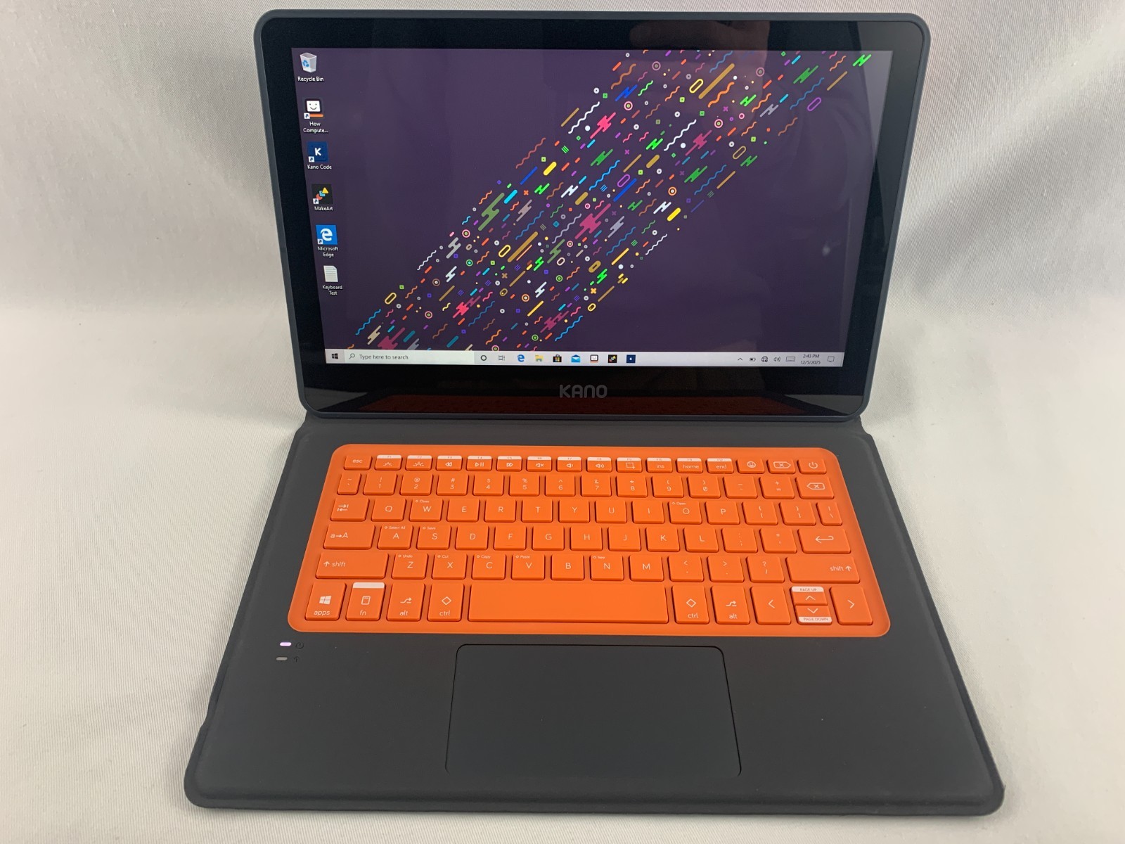 Kano Tablet/ Laptop Intel Atom x5-Z835 1.44GHz 4GB RAM Win 10 Home, Bad Speaker