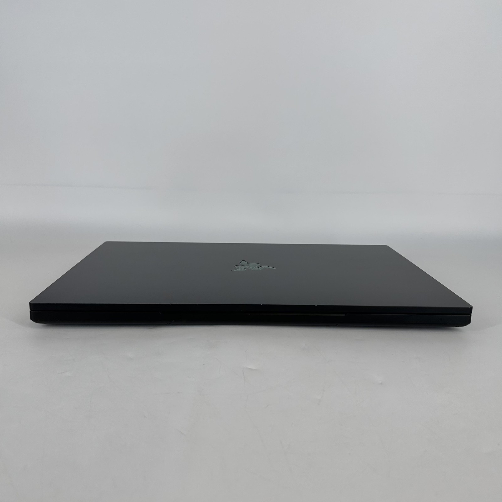 Razer Blade 18 240Hz QHD+ 2.2 GHz i9-13950HX 32GB 1TB SSD NVIDIA RTX 4060 Good