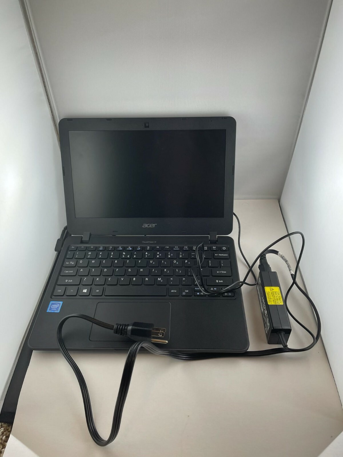 Acer TravelMate B117 Series- Windows 10 Pro, Bluetooth, WIFI, HDMI, USB 3.0
