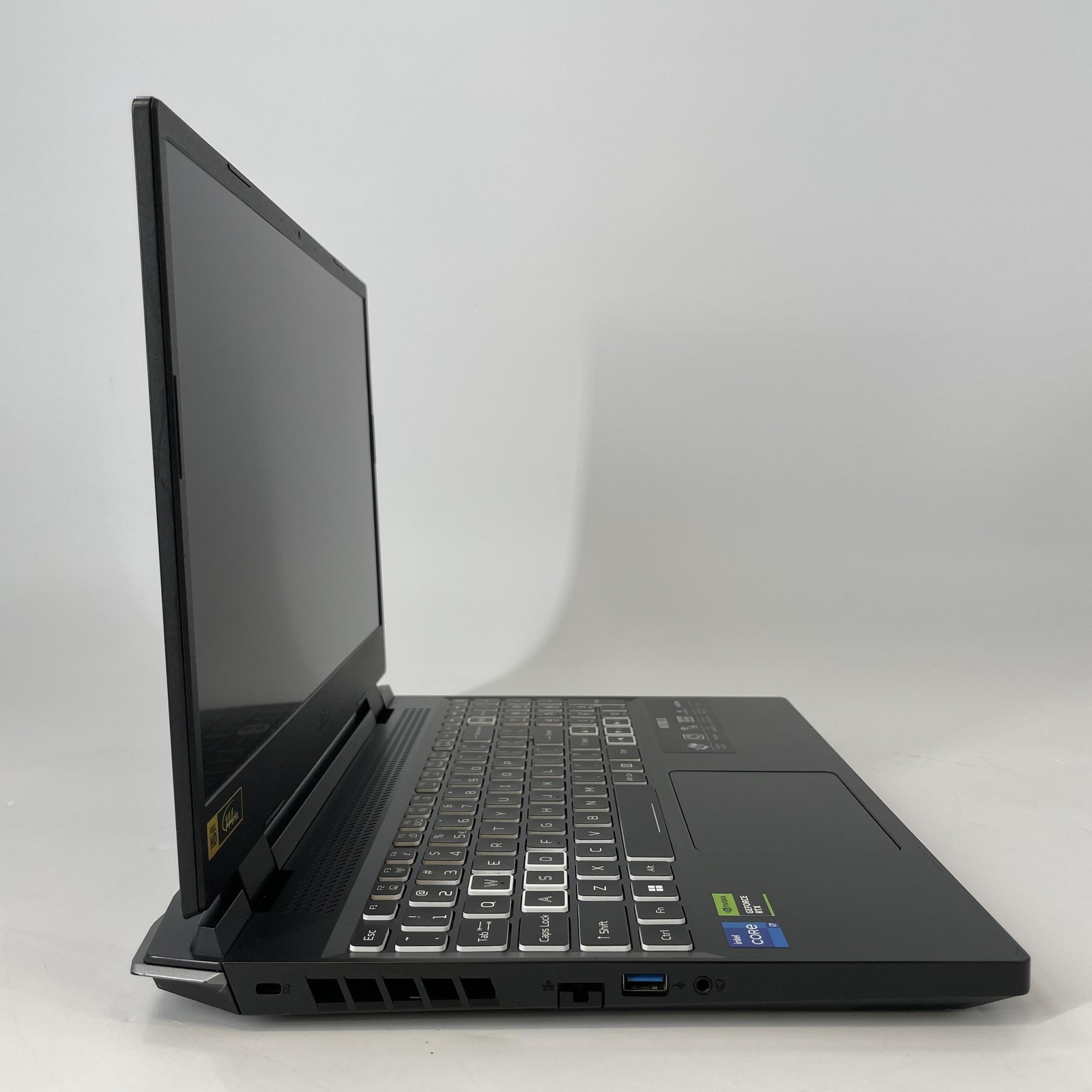 Acer Nitro 5 15.6 144Hz FHD 2.7 GHz i7-12650H 16GB 1TB SSD NVIDIA RTX 4050 Good