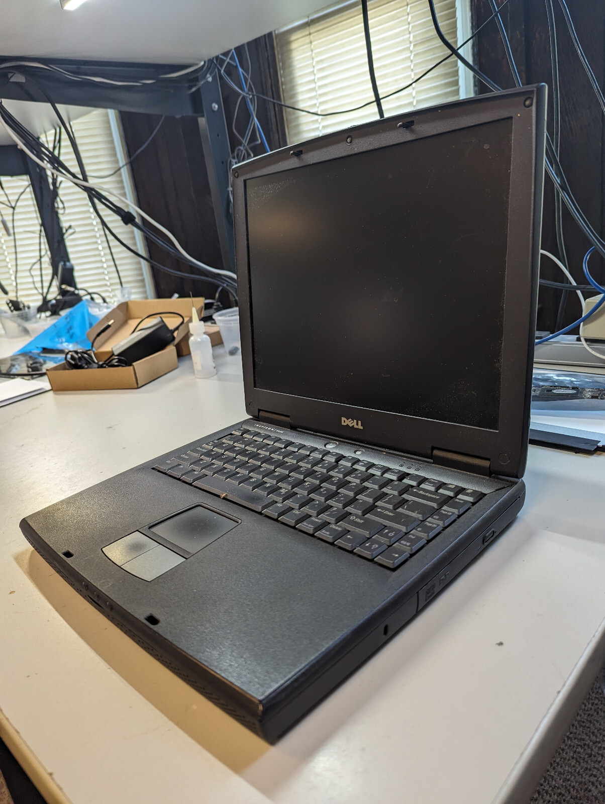 Dell Inspiron 2650 FOR PARTS ONLY no hard drive