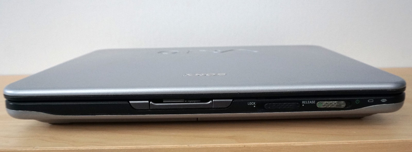 Sony Vaio PCG-SRX87 Notebook Computer Legacy Vintage Laptop Netbook Accessories