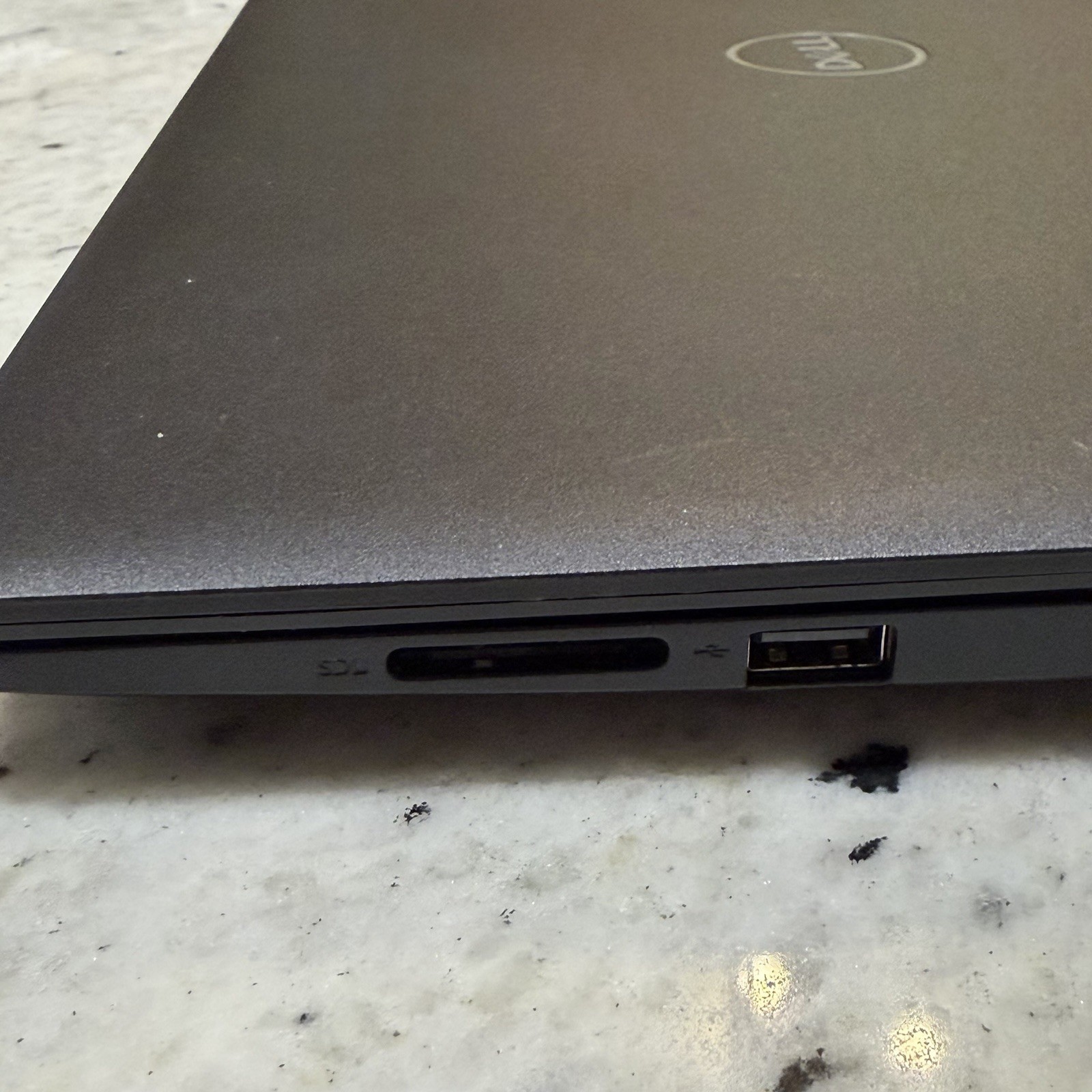 Dell Latitude 3590 i5-8250U 1.6GHz No RAM/No HDD Tested To Bios Cracked Case