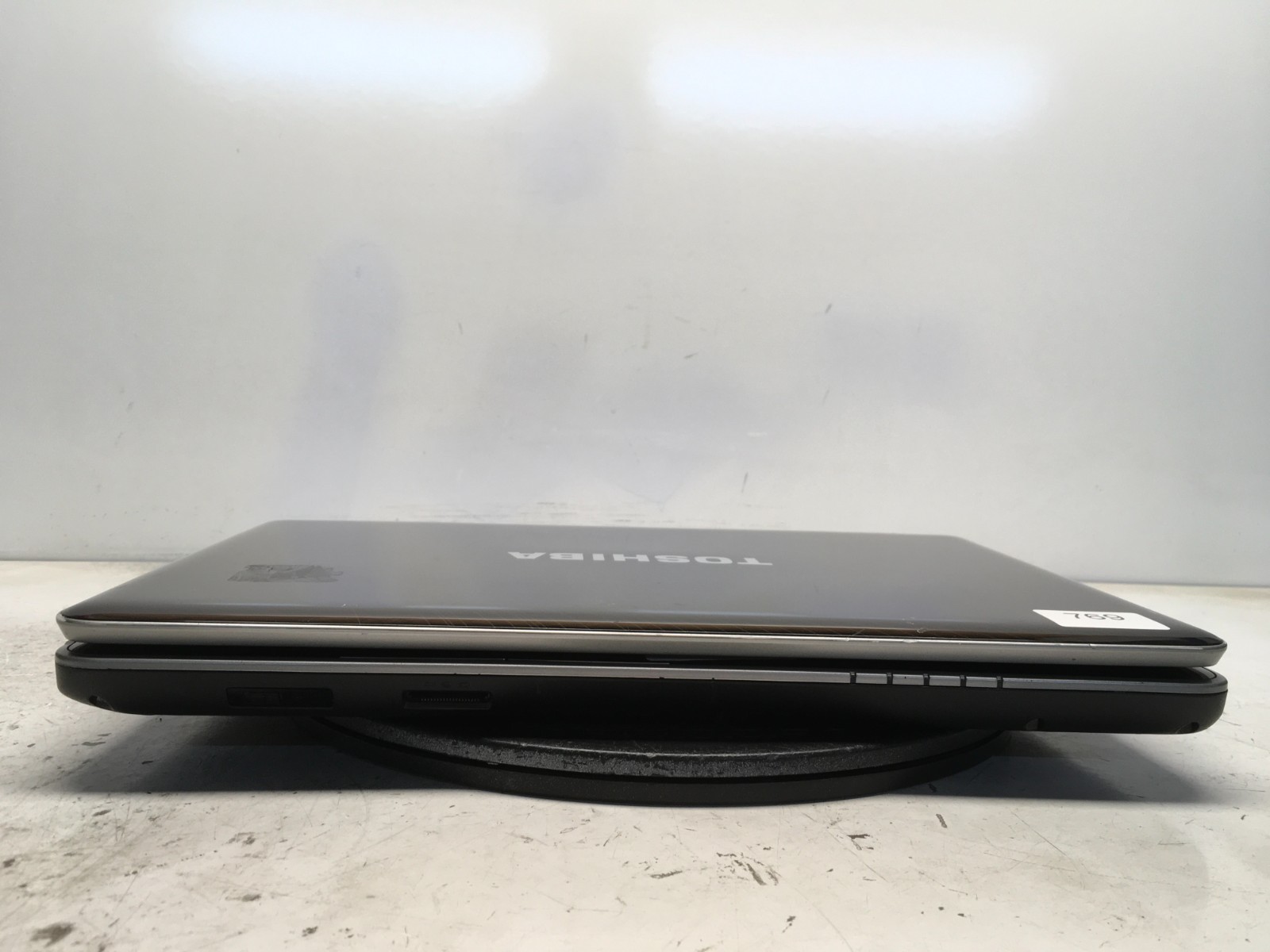 Toshiba Satellite A505-S6005 Intel i3-M330 2.13GHz 4 GB NO HDD