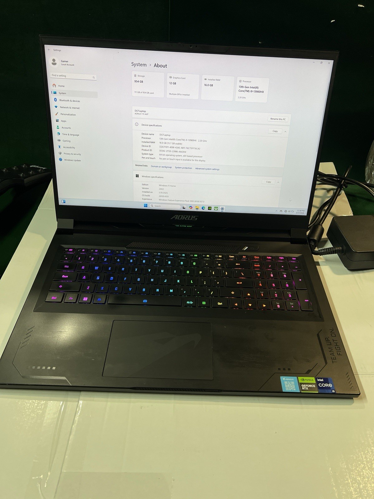 Gigabyte Aorus 17X 17.3″ i9 13980HX RTX 4080 12GB ,Ram 16Gb ,1tb Gaming Laptop